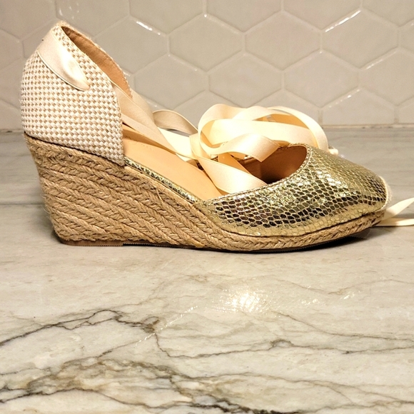 Metallic Gold & cream Lilly Morgan Wedge strap up sandals, size 7 - Picture 4 of 4